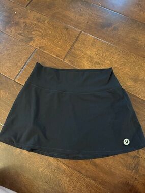 Vuori Black Mini Skort with Subtle Logo